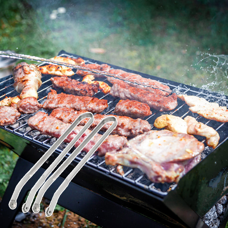 Zange zum Wenden von BBQ-Würstchen