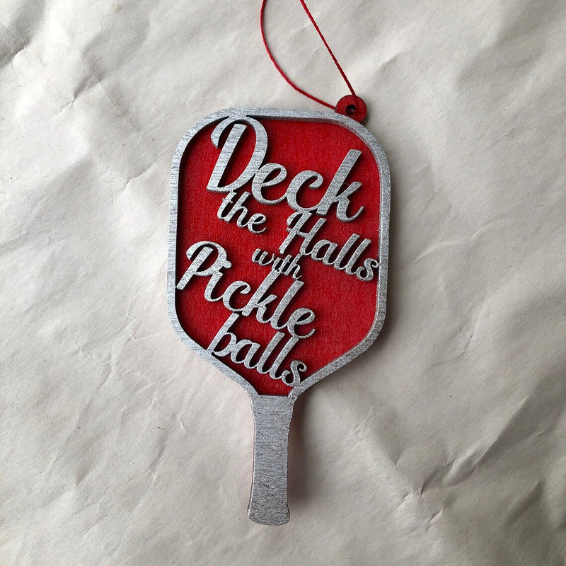 Weihnachtsanhänger mit Pickle-Ball-Dekoration aus Holz