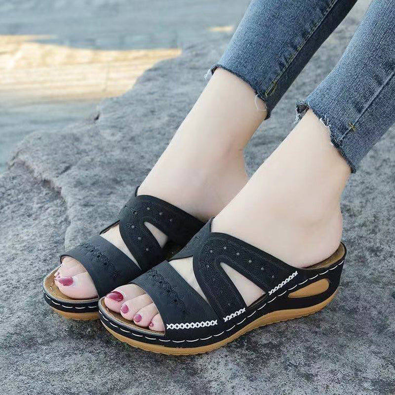 Sommer bestickte Sandalen